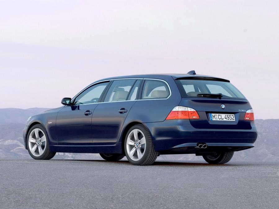  BMW 530i Touring 2007 года  (фото 3 из 46)
